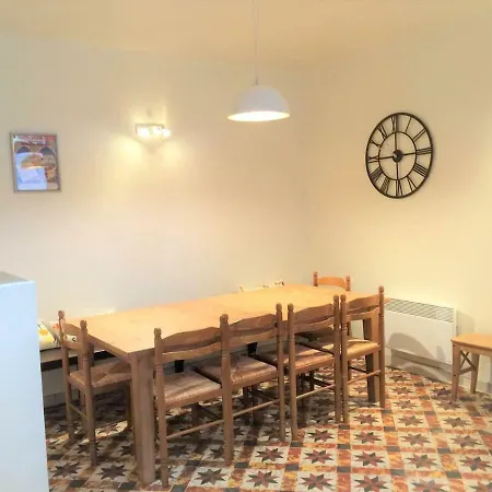 Modern Boulangerie, Large 6 Bedroom Holiday home *