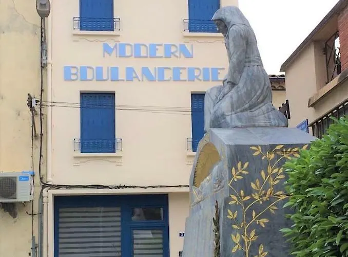 Modern Boulangerie, Large 6 Bedroom *